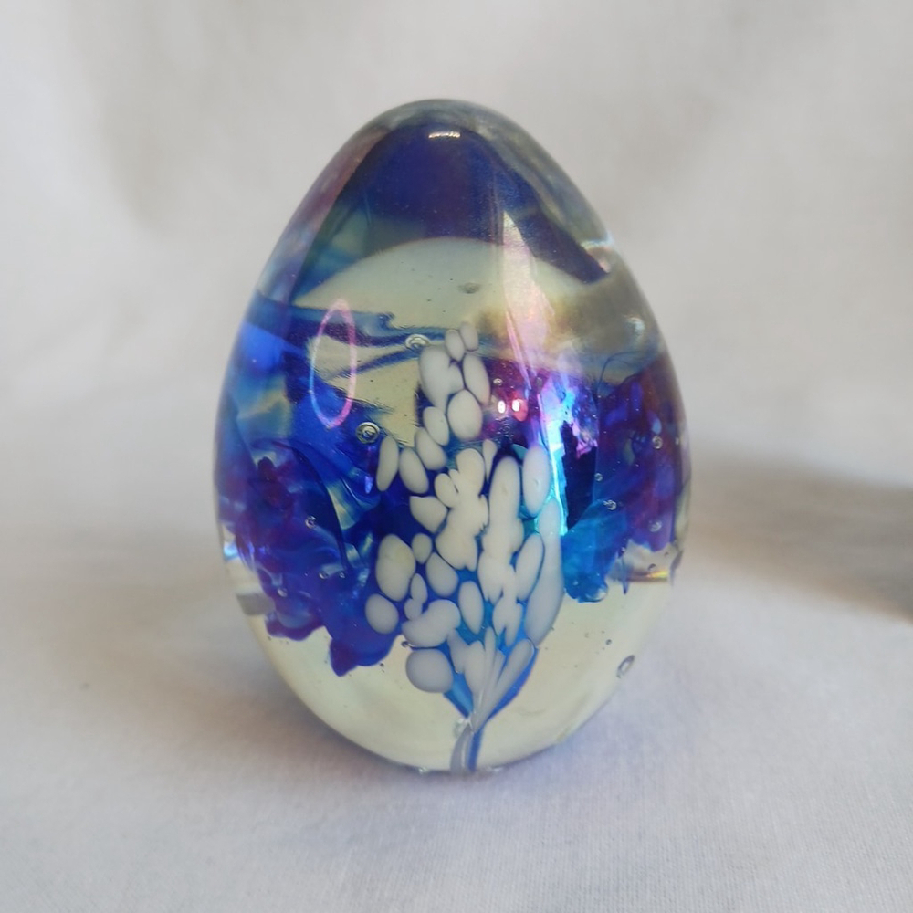 Vintage 1986 Iridescent Mount St Helens Ash Glass Paperweight - Picture 3 of 8